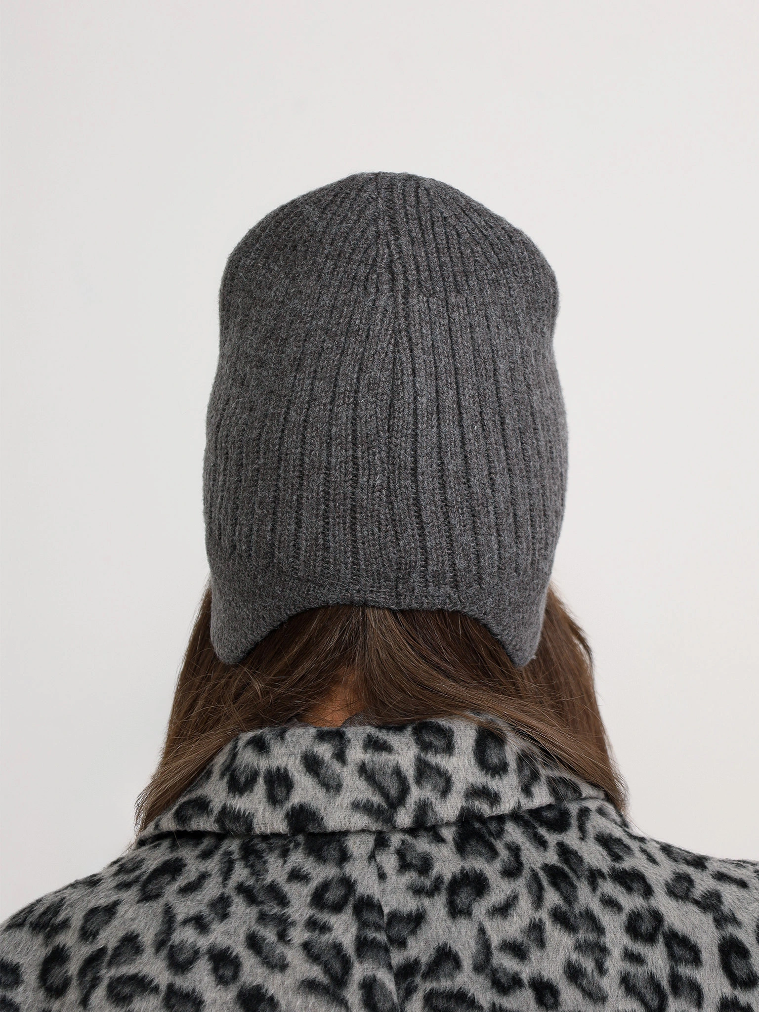 Шапка-ушанка из шерсти с акрилом с отворотом в ассортименте